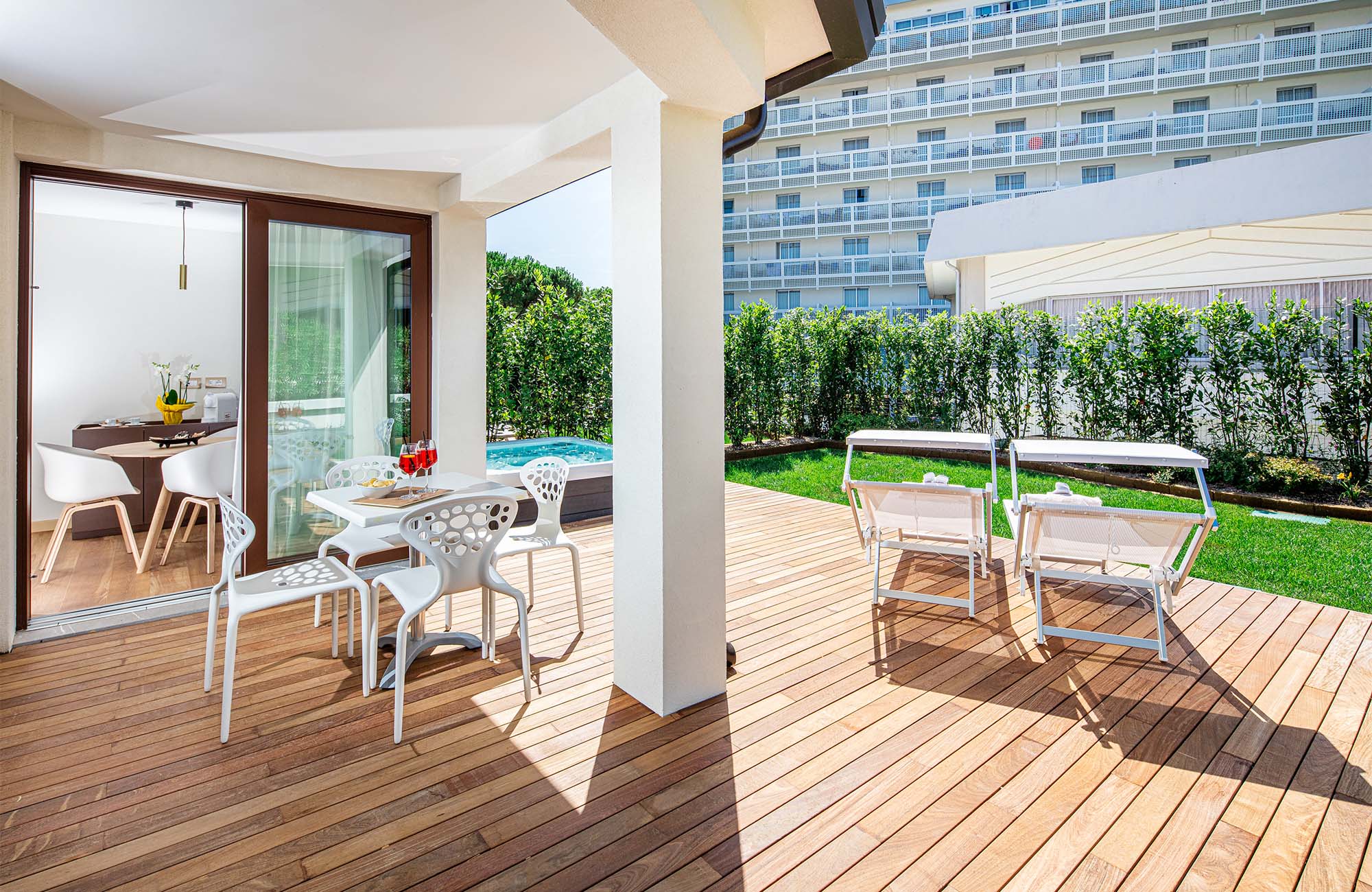 Tavola da disegno 10