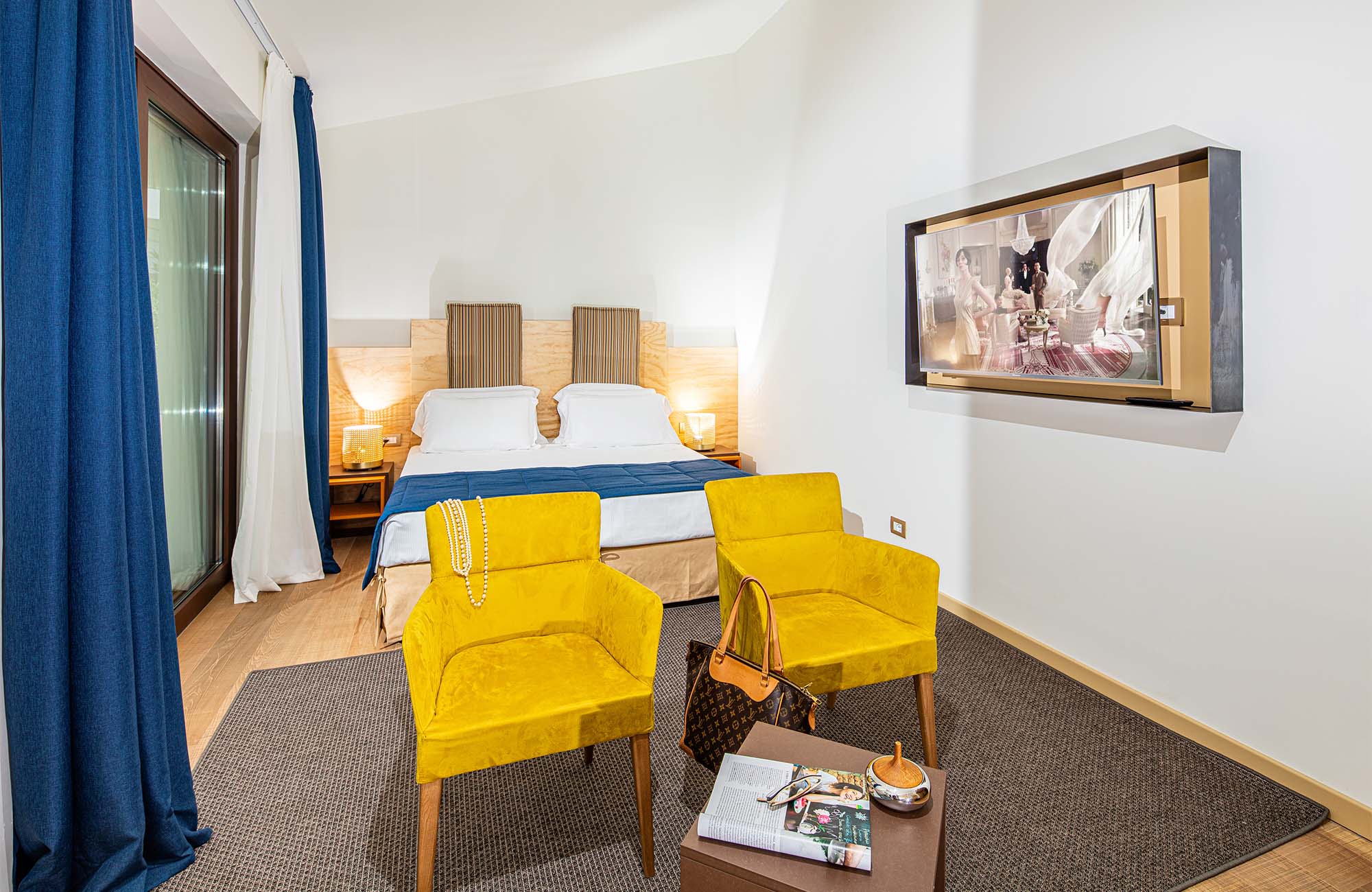 Tavola da disegno 11