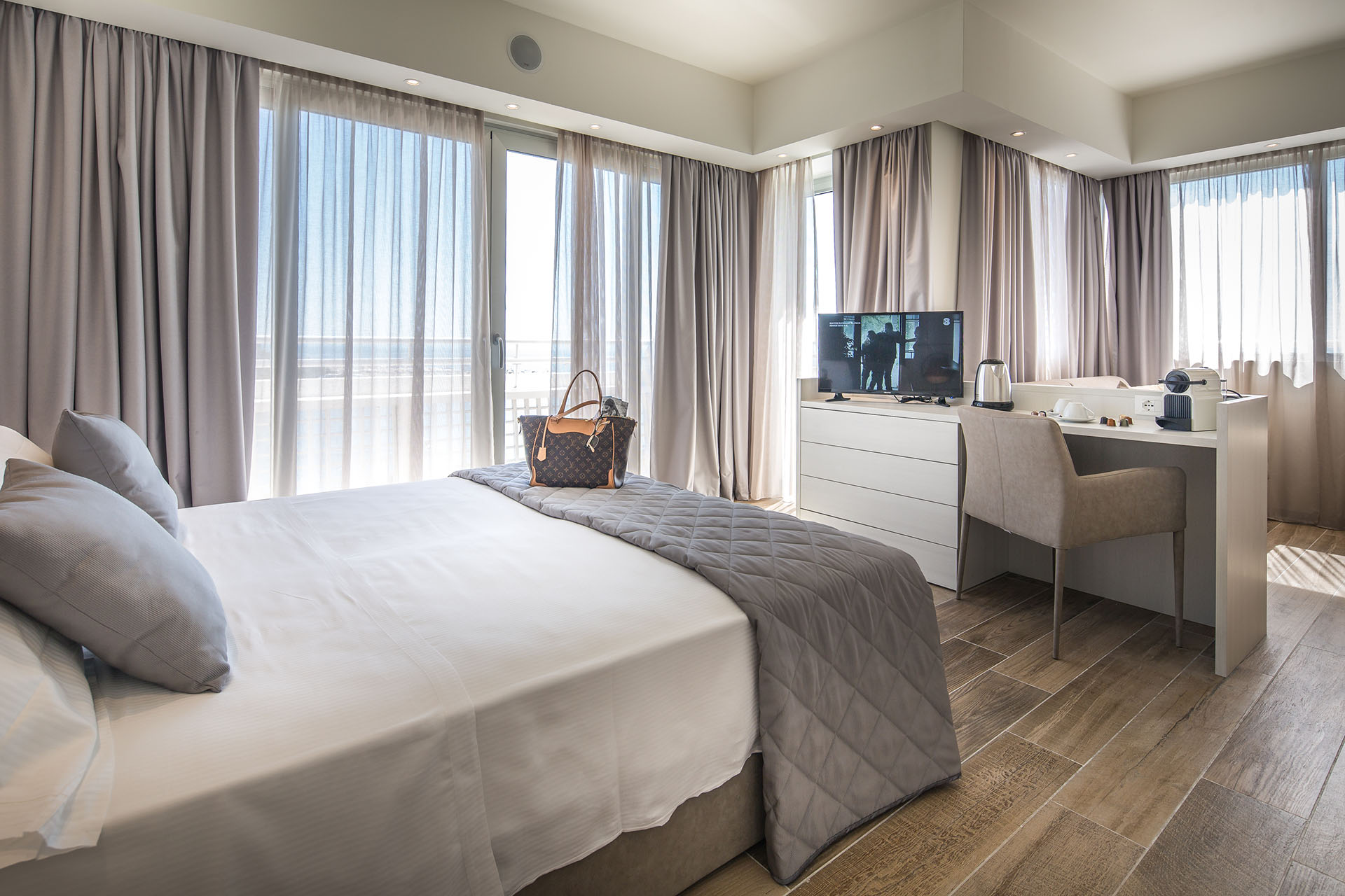 COMFORT ROOM _AY_9959