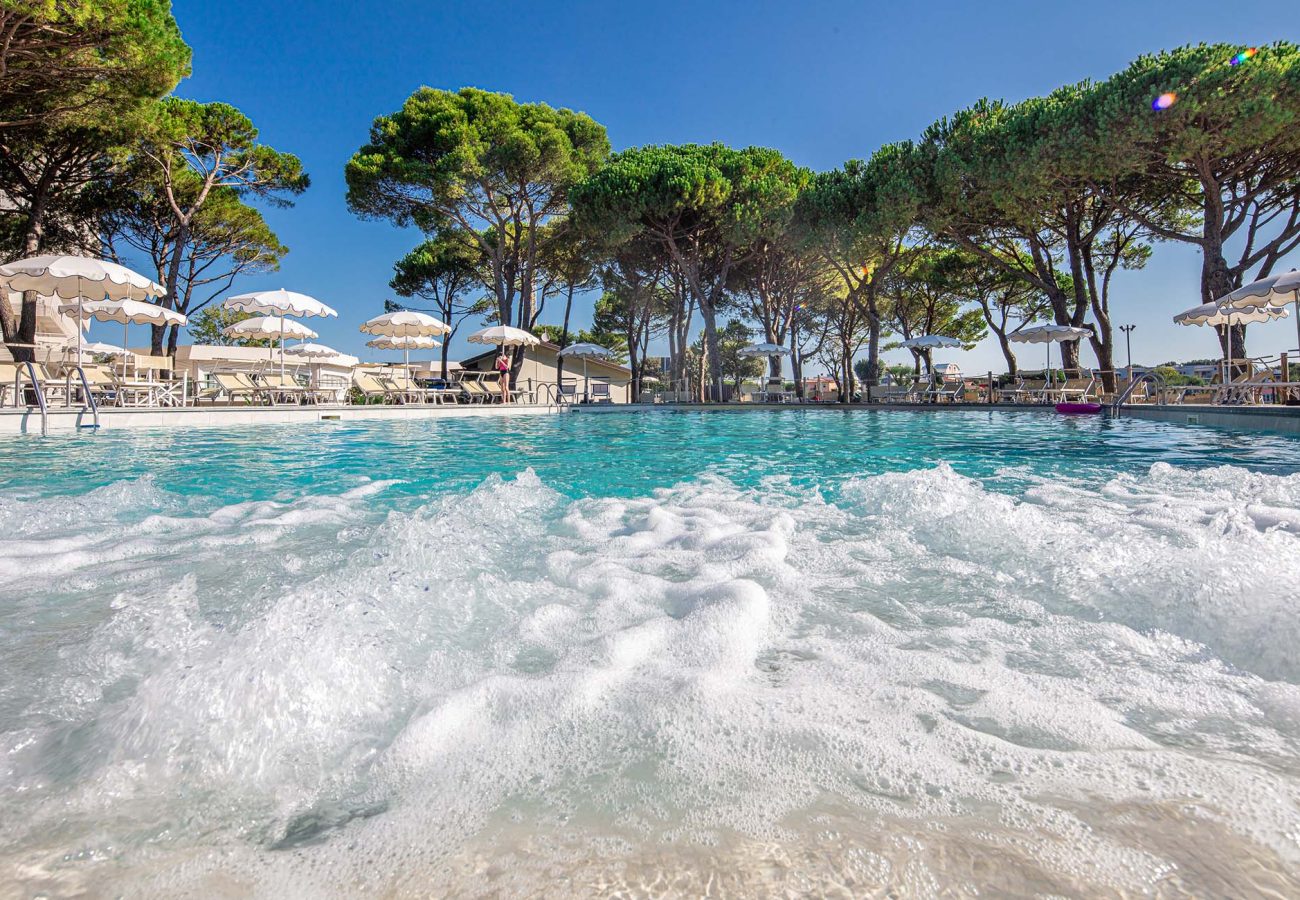 Tavola da disegno 18